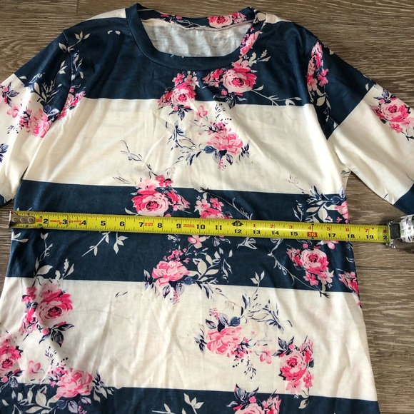 Ceasikery Women’s 3/4 Length Sleeve Top - Picture 3 of 8